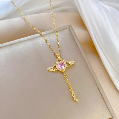 Collar corazón con alas| Baño en oro 18k + Caja de lujo gratis